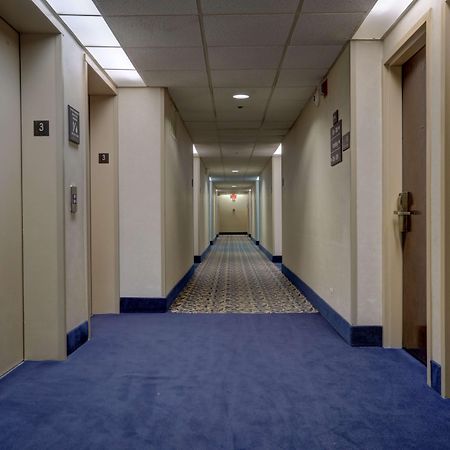 Surestay Plus Hotel By Best Western Chicago Lombard Beltér fotó
