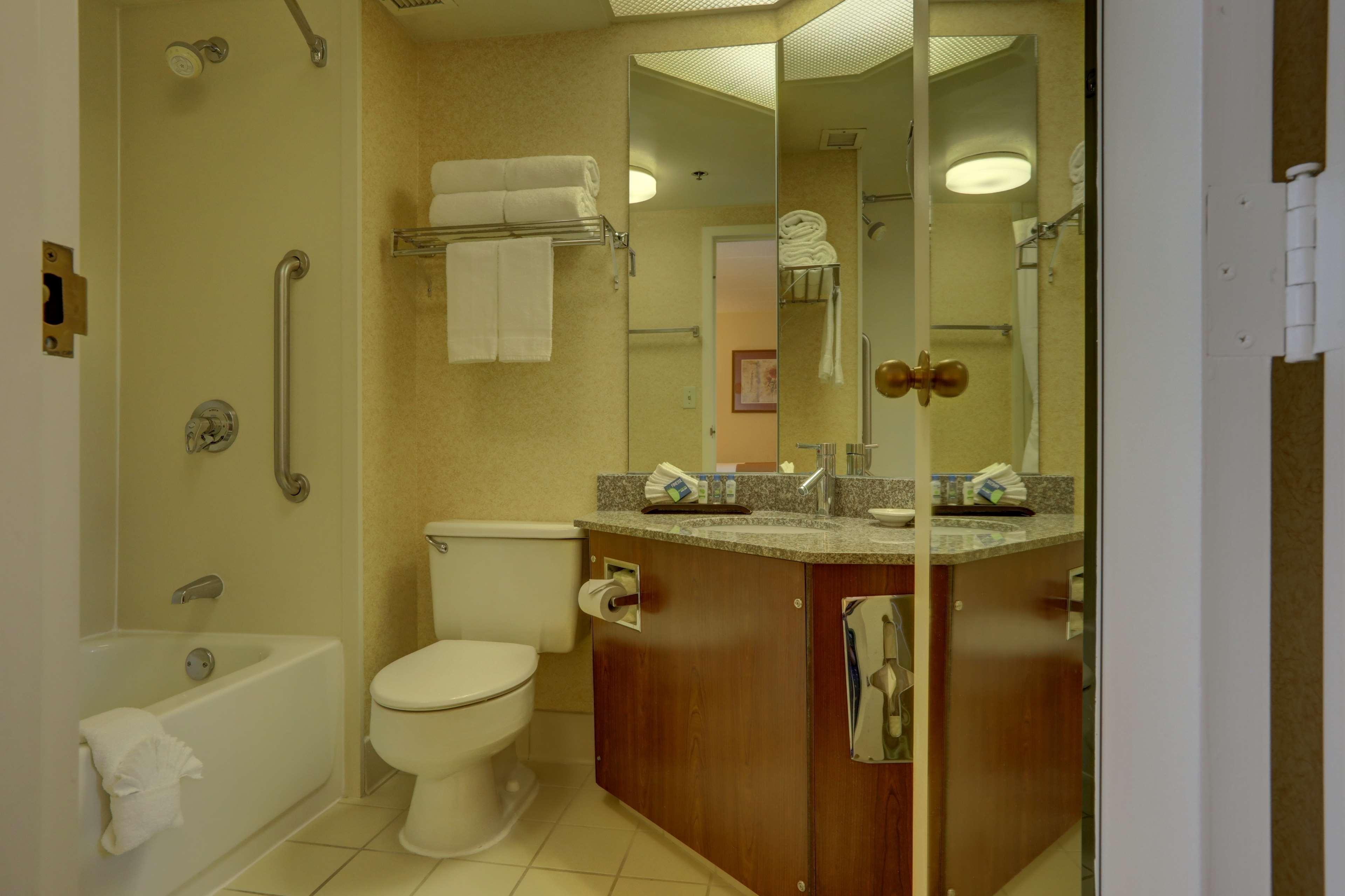 Surestay Plus Hotel By Best Western Chicago Lombard Szoba fotó