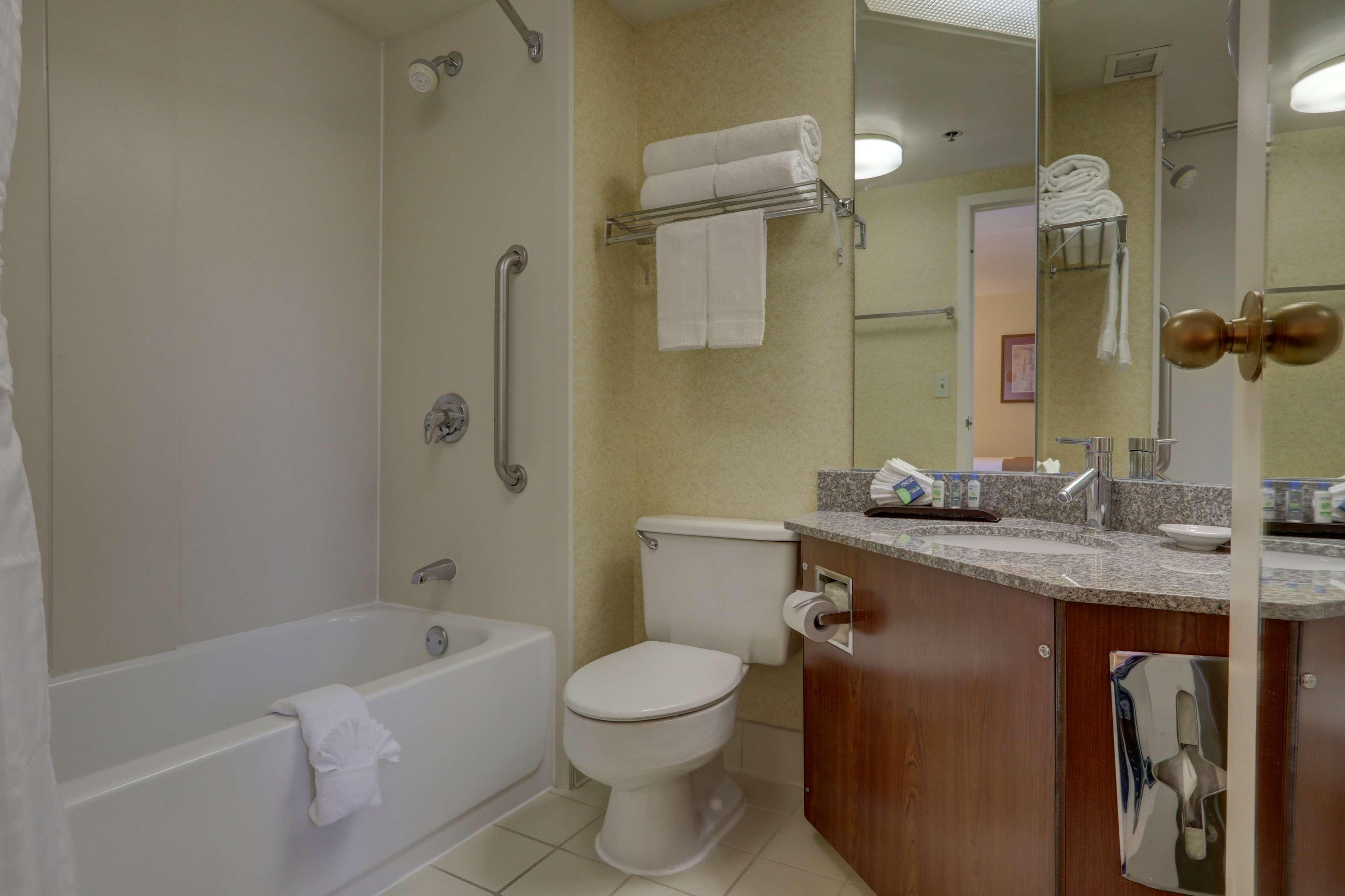 Surestay Plus Hotel By Best Western Chicago Lombard Szoba fotó