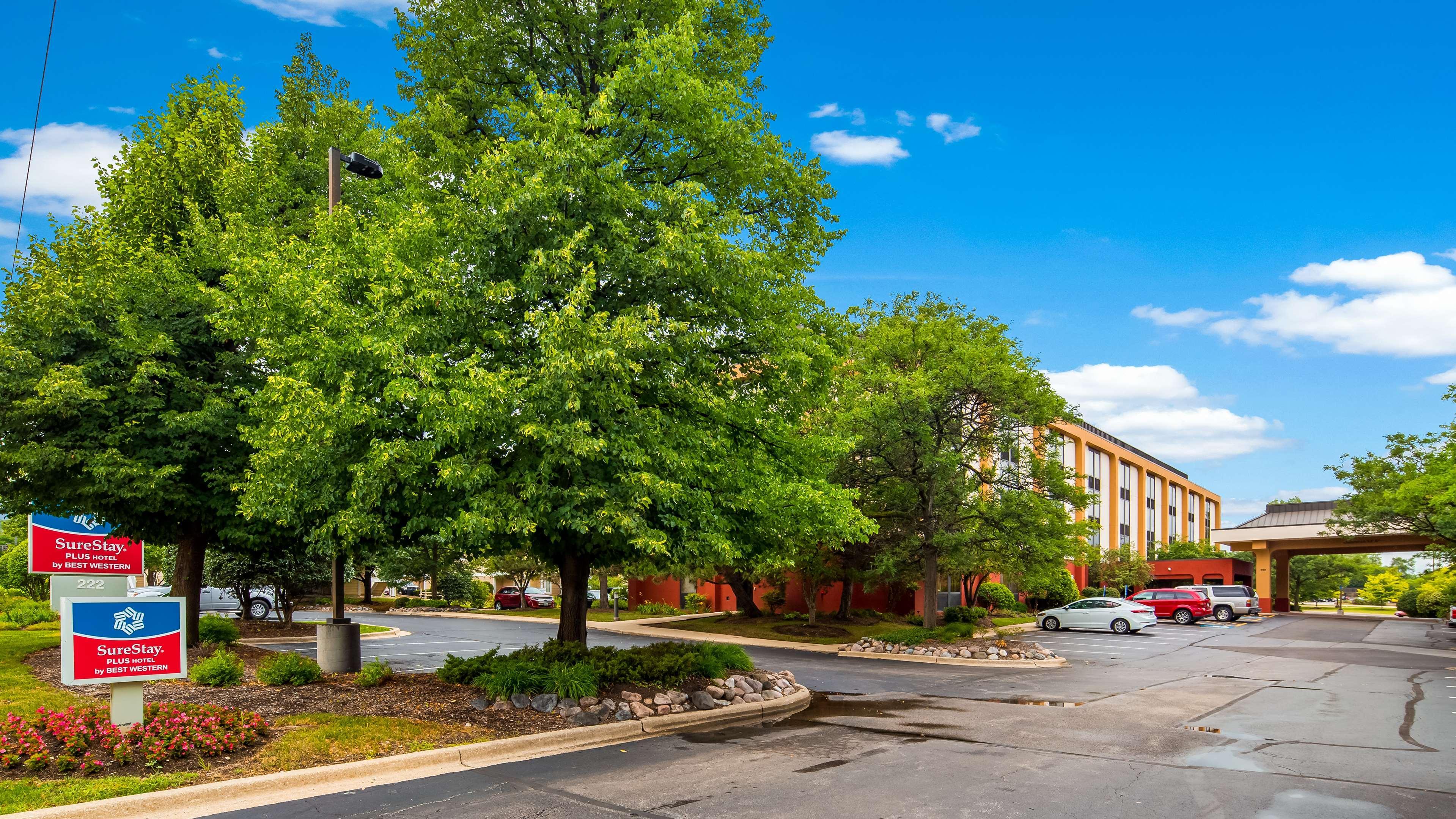 Surestay Plus Hotel By Best Western Chicago Lombard Kültér fotó