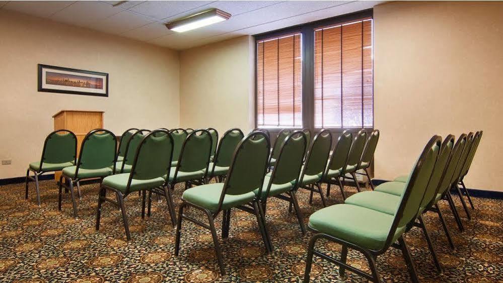 Surestay Plus Hotel By Best Western Chicago Lombard Kültér fotó